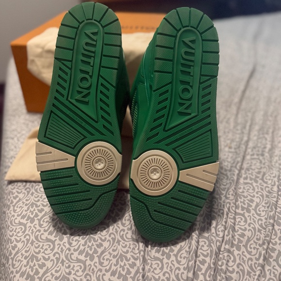 Louis Vuitton Green Sneakers - Picture 5 of 11